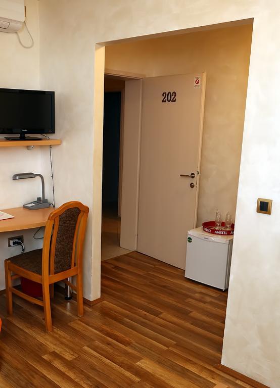 Apartmani Amaro Новий Сад Номер фото